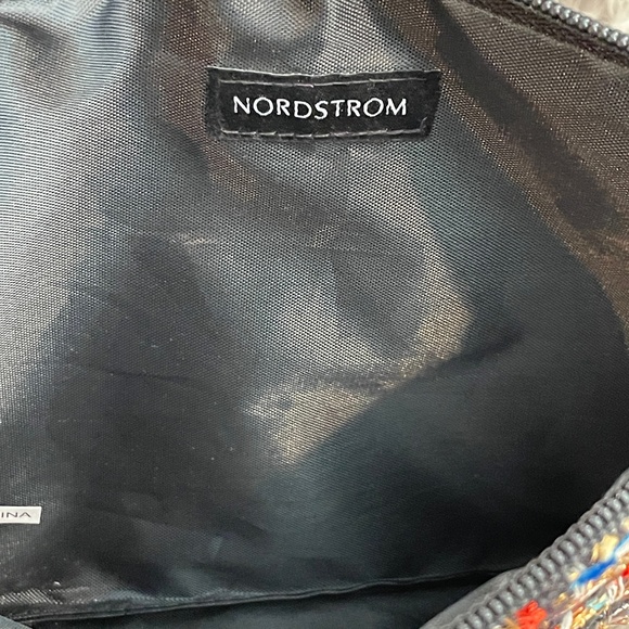 NWT Nordstrom Textured Eyelash Fabric Toiletry Travel Bag - Picture 3 of 5